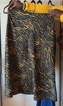 Load image into Gallery viewer, Curated Thrift Bundle L - Earthy Tones/Prints (0/1)