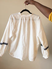Load image into Gallery viewer, Cotton Peasant Blouse L (1/1)
