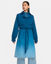 Load image into Gallery viewer, Available to shop on Nike.com