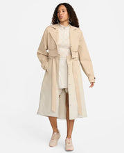 Load image into Gallery viewer, Available to shop on Nike.com