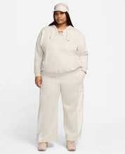 Load image into Gallery viewer, Available to shop on Nike.com