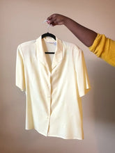 Load and play video in Gallery viewer, Butter Yellow Button Down Size: L/XL (1/1)