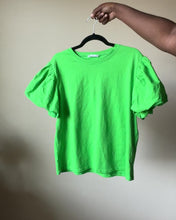 Load and play video in Gallery viewer, Bubble Sleeve Top XL (1/1)