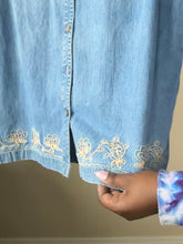 Load image into Gallery viewer, Denim Vest with Embroidery 1XL (1/1)
