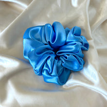 Load image into Gallery viewer, Satin Oversized Scrunchie
