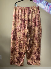 Load image into Gallery viewer, Printed Satin Pants XXXL (1/1)
