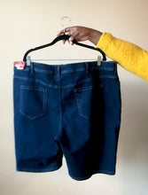 Load image into Gallery viewer, Denim Bermuda Shorts 4X (1/1)
