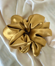 Load image into Gallery viewer, Satin Oversized Scrunchie
